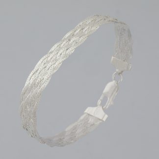 Pulsera trenzada 8 hilos planos de 19 cm de longitud.