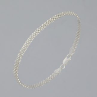 Pulsera malla 4mm de 18,5 cm de longitud.