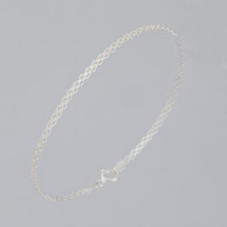 Pulsera mini aplastada de 18 cm de longitud.