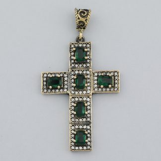 Colgante cruz esmeraldas con marcasitas.