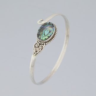 Brazalete concha de abulón de Ø 7,13 cm.