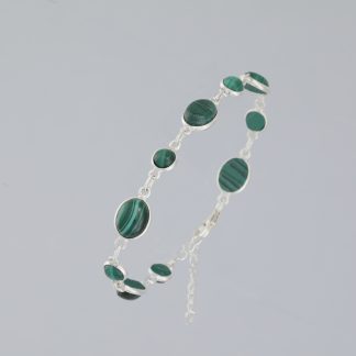 Pulsera óvalos y circulitos malaquita de 16,5-20 cm.